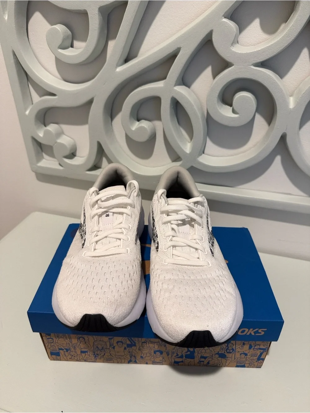 Brooks Women’s Ghost 16 White and Black Lightweight Running Sneakers - Picture 3 of 6